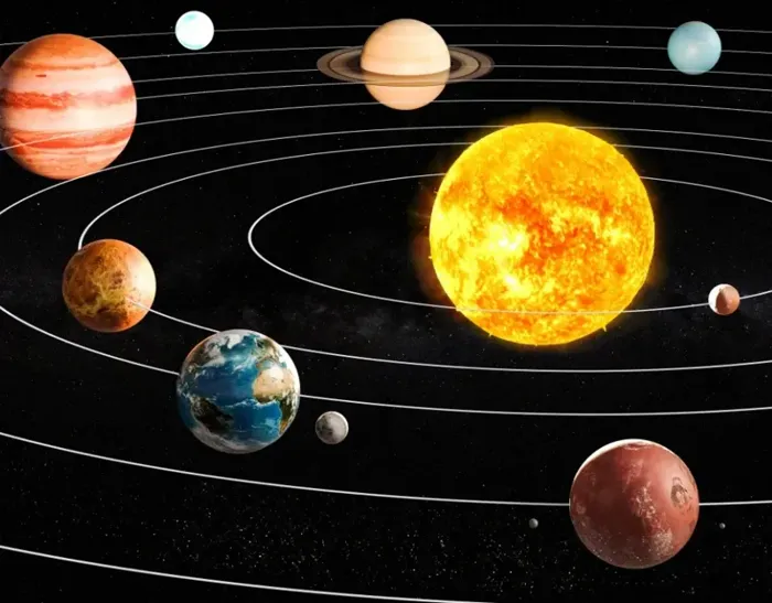 Representación del sistema solar con los planetas en órbita alrededor del Sol, destacando Júpiter, Saturno, Urano, Neptuno, la Tierra, Marte y Venus. El Sol aparece en el centro del sistema con sus intensos colores amarillos y naranjas